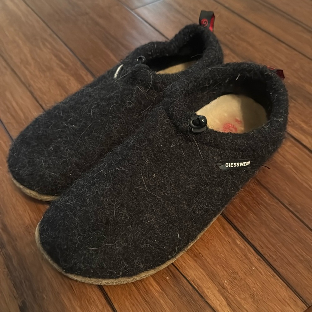 Geisswein slippers